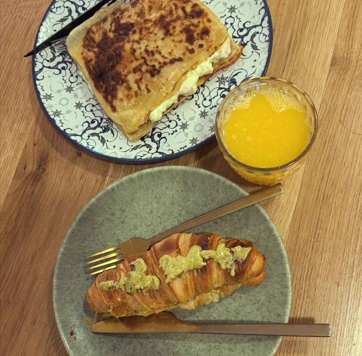 Desayuno completo en nuestro local